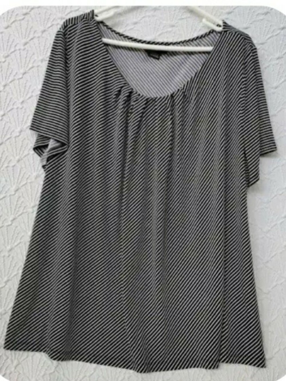 Liz Claiborne Career Woman, Black & White Striped Short Sleeve Scoop Neck Top 2X